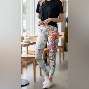 Tatoo Art Grip Capri Leggings Sz L/XL New in Package